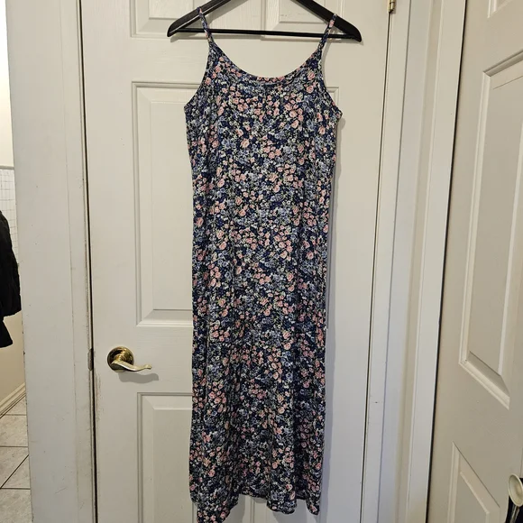 JM Collection Floral Patterned Dress - Picture 3 of 7